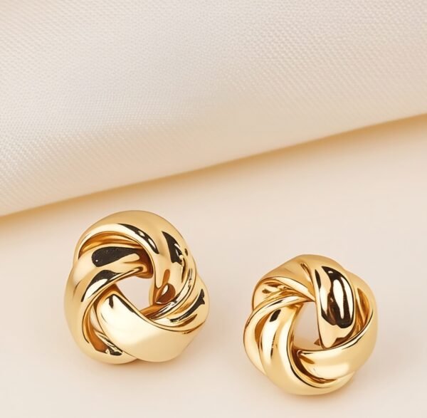 sone golden earrings