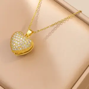 18k gold plated pearl heart necklace – elegant & timeless